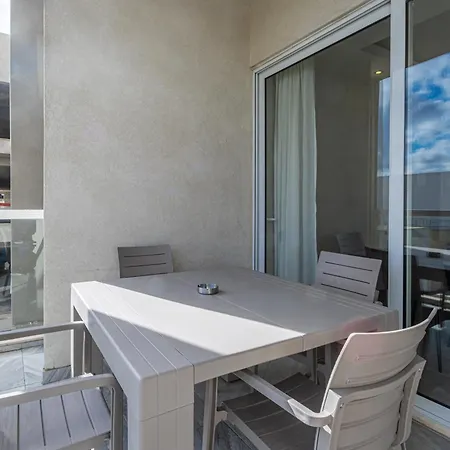 The Fives Daire Saint Julian's