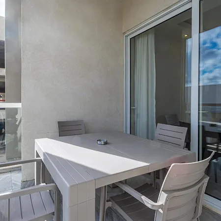The Fives Apartman San Ġiljan