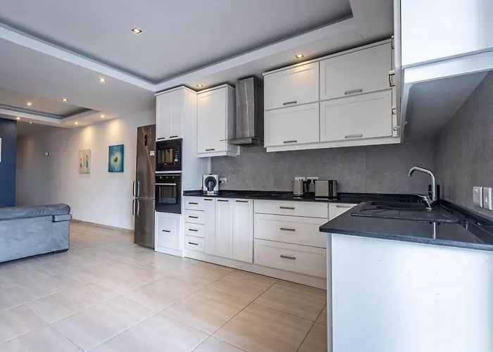 The Fives * Saint Julian's