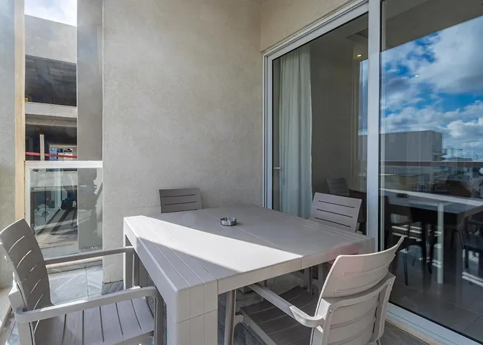 The Fives Apartment Saint Julian's